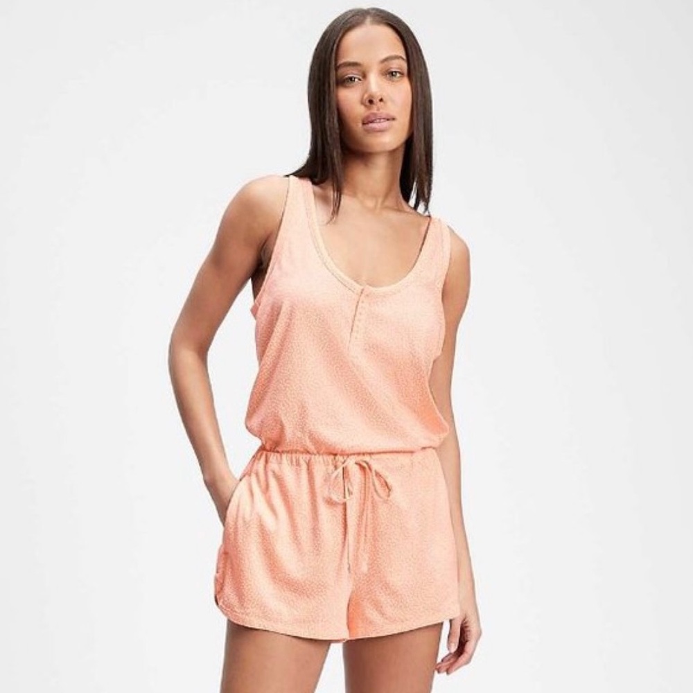 LOVE BY GAP Women’s Sleeveless Lifestyle Romper Polka Dot‎ Paradise Peach Size S